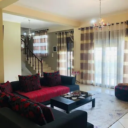 Uklala Villa Kamez